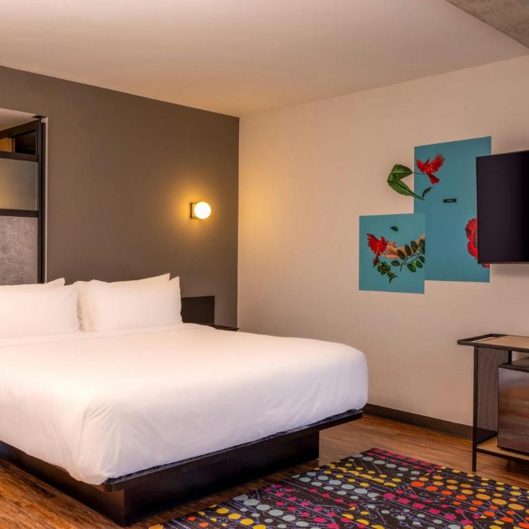 Aloft by Marriott Guadalajara Sur - Habitación Esquinera Acogedora con 1 cama extragrande - 6