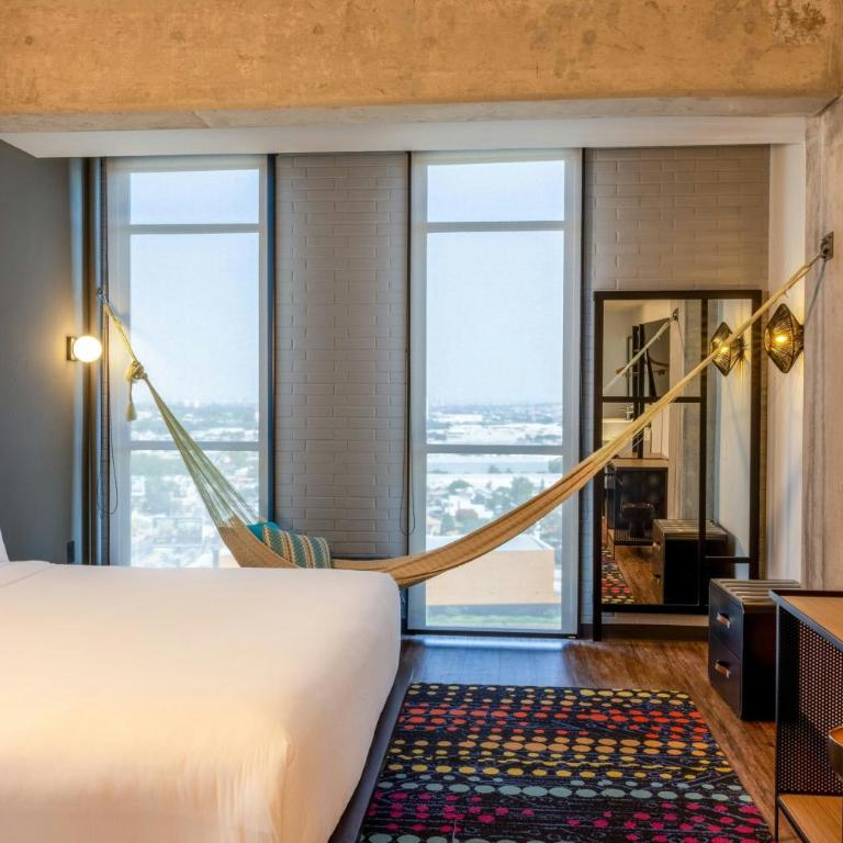 Aloft by Marriott Guadalajara Sur - Habitación con hamaca - cama extragrande - 3