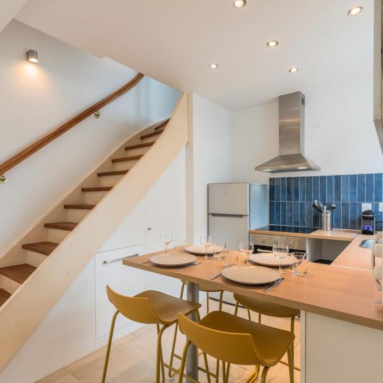 Maison 2 chambres avec petite cour, proche métro - Ferienhaus - 9