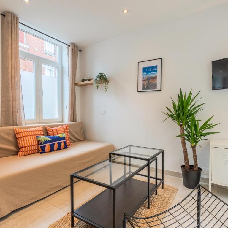 Maison 2 chambres avec petite cour, proche métro - Ferienhaus - 4