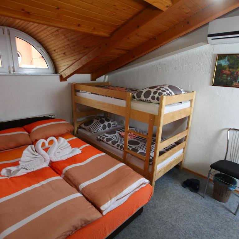 Hostel Cuba - Deluks Trokrevetna Soba - 7