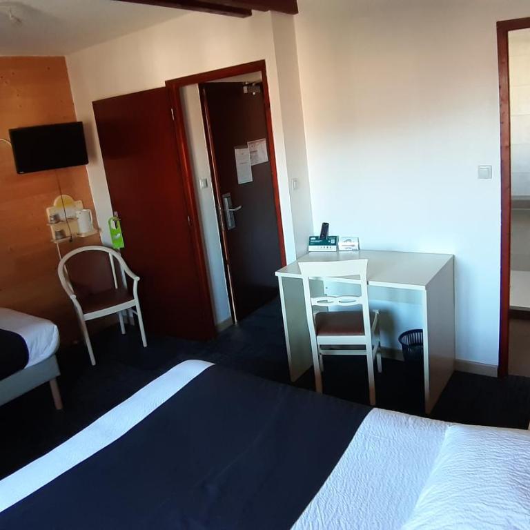 Hotel De La Route Verte - Chambre Triple - 2