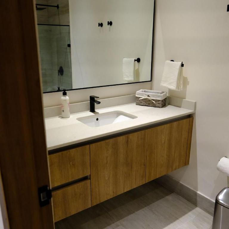 Cumbres Gardens Cancún - Two-Bedroom Apartment - 22