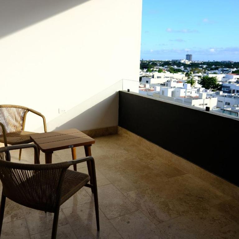 Cumbres Gardens Cancún - Three-Bedroom Apartment - 24