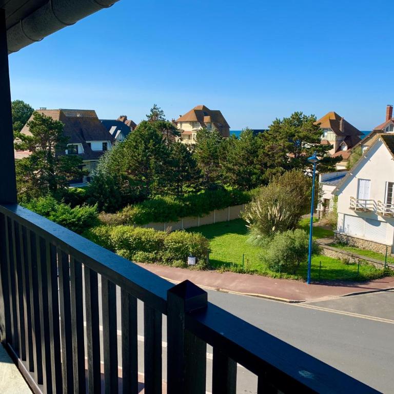 Appartement pleine vue mer à 50m de la plage - Two-Bedroom Apartment - 10