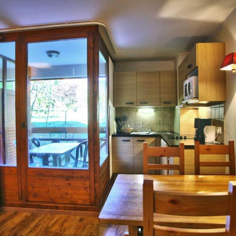 Studio confortable avec balcon est, parking et wifi - Studio - 12