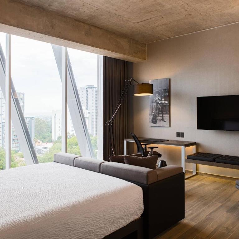 AC Hotel by Marriott Guadalajara Mexico - Suite Junior con cama extragrande - 1