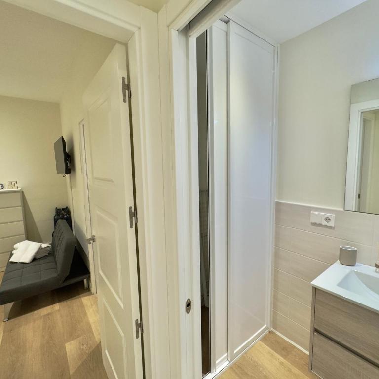 ApartHome SanRomán - Two-Bedroom Deluxe Apartment - 29