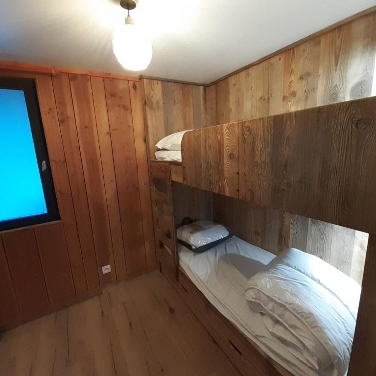 Appartement cosy neuf avec terrasse boisée, 5 pers, parking - Appartement 2 Chambres - 9