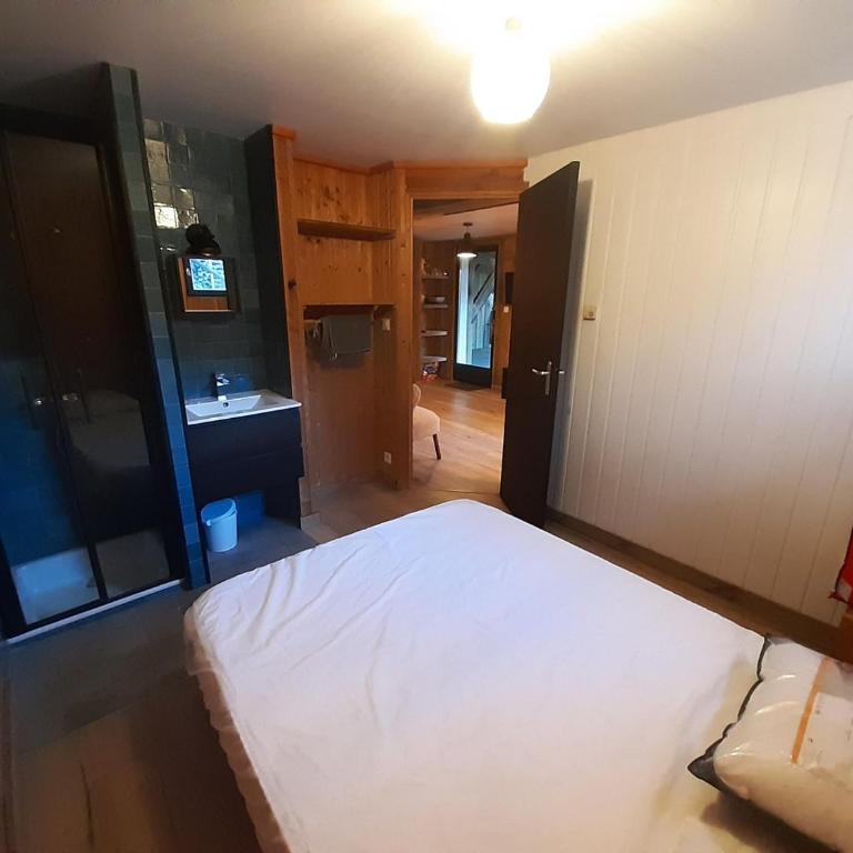 Appartement cosy neuf avec terrasse boisée, 5 pers, parking - Appartement 2 Chambres - 10