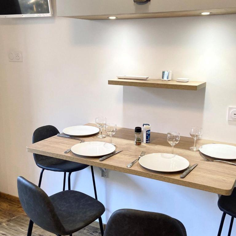 Charmant studio rénové près des pistes avec WiFi gratuit - FR-1-516-175 - Studio - 8