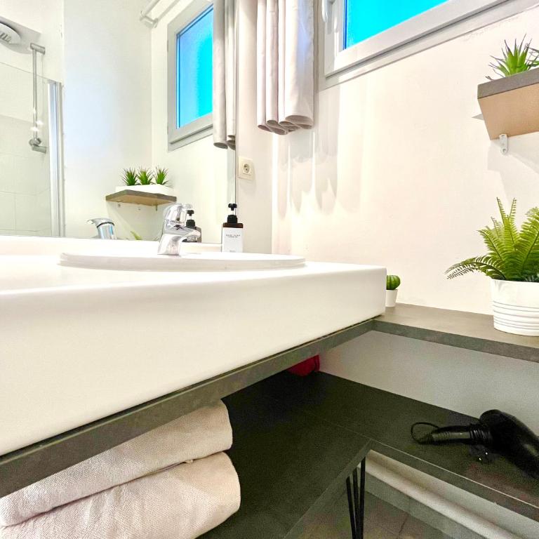 BnGo I Immense RoofTop Lyon I 2 chambres, 2 places parkings, 2 immenses terrasses, 8 personnes - Appartement 2 Chambres avec Terrasse - 61