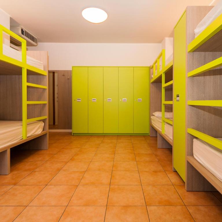 Ostello Città di Rovereto - Posto Letto in Dormitorio Femminile con 6 Letti - 4