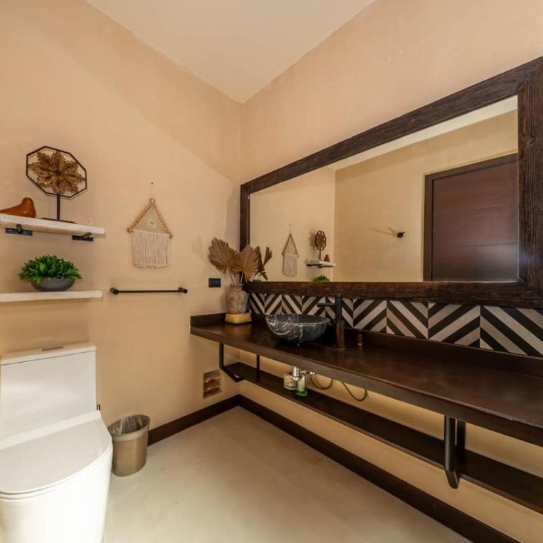 Villa Asana with Stunning Luxury Pool and Private Rooftop - Villa con piscina privada - 47