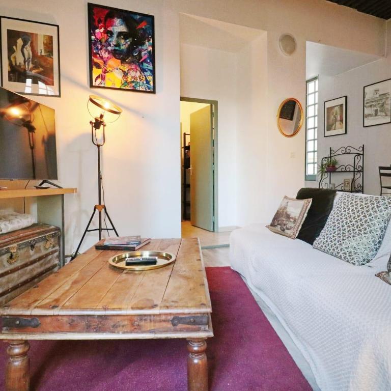 La Tour des Songes Place Dampmartin Uzès - Appartement 1 Chambre - 13