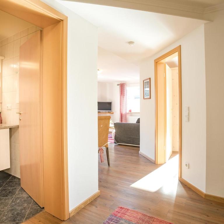 VILLAWILLI - Gemütliche Ferienwohnungen - Comfort Apartment mit 1 Schlafzimmer mit zwei Balkonen - erste Etage (Nummer 3) - 11