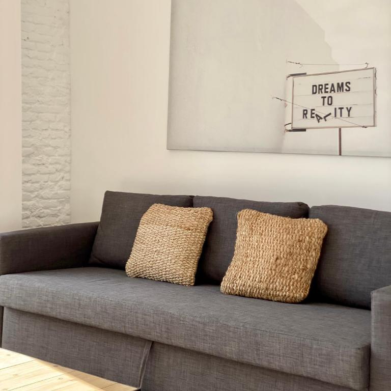 Charming Urban La Latina - Two-Bedroom Apartment - 1