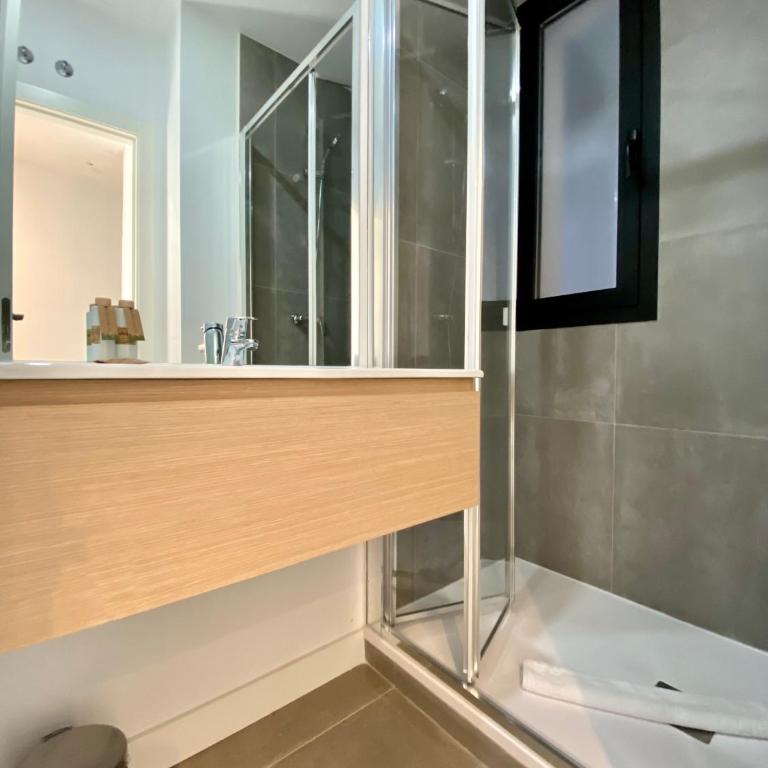 Charming Urban La Latina - Two-Bedroom Apartment - 13