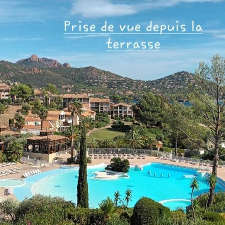 Appartement 4/5 personnes vue mer piscine et montagne Cap Estérel Pierre et Vacance nature et sport - Appartement 1 Chambre - 1