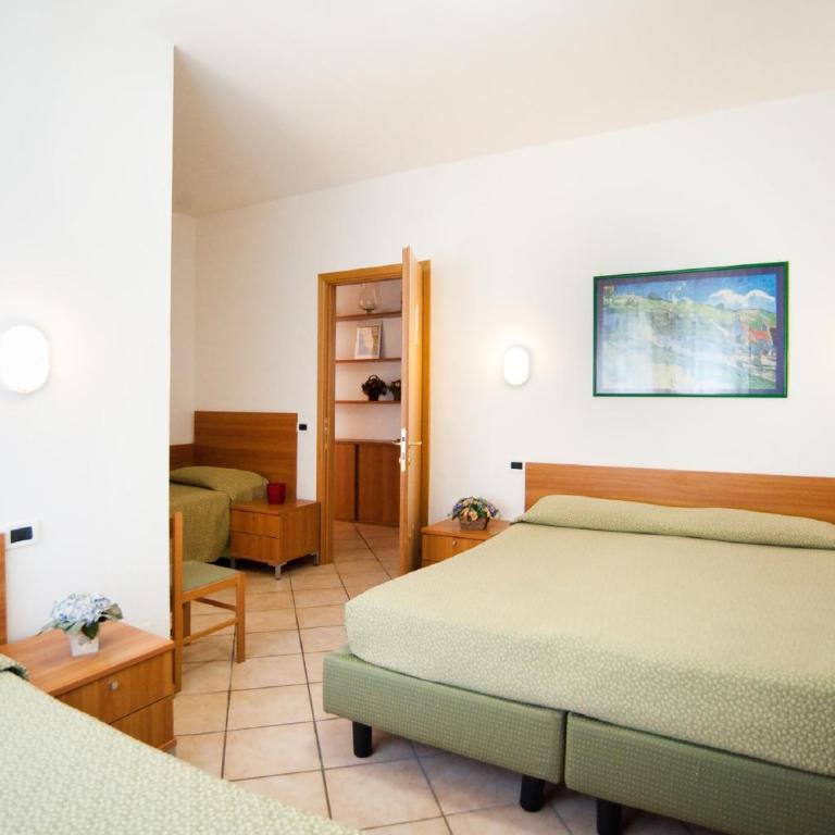 Hotel La Toscana - Camera Quadrupla - 11