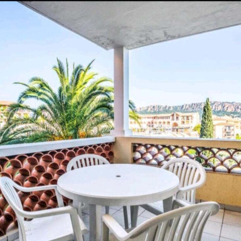 Appartement 4/5 personnes vue mer piscine et montagne Cap Estérel Pierre et Vacance nature et sport - Appartement 1 Chambre - 6