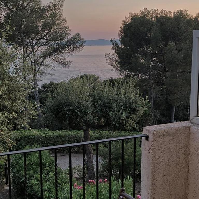 Appartement vue mer clim 4 personnes résidence boulouris Panorama - Apartment mit 1 Schlafzimmer - 20