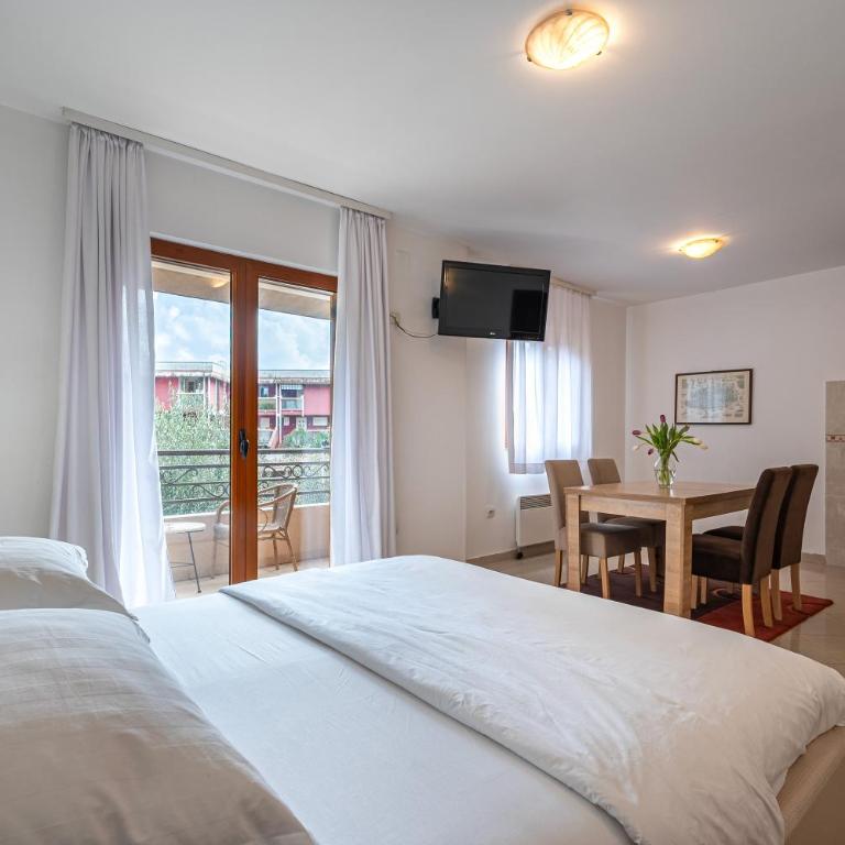 Maslina Residence - Two-Bedroom Studio Apartment - 4