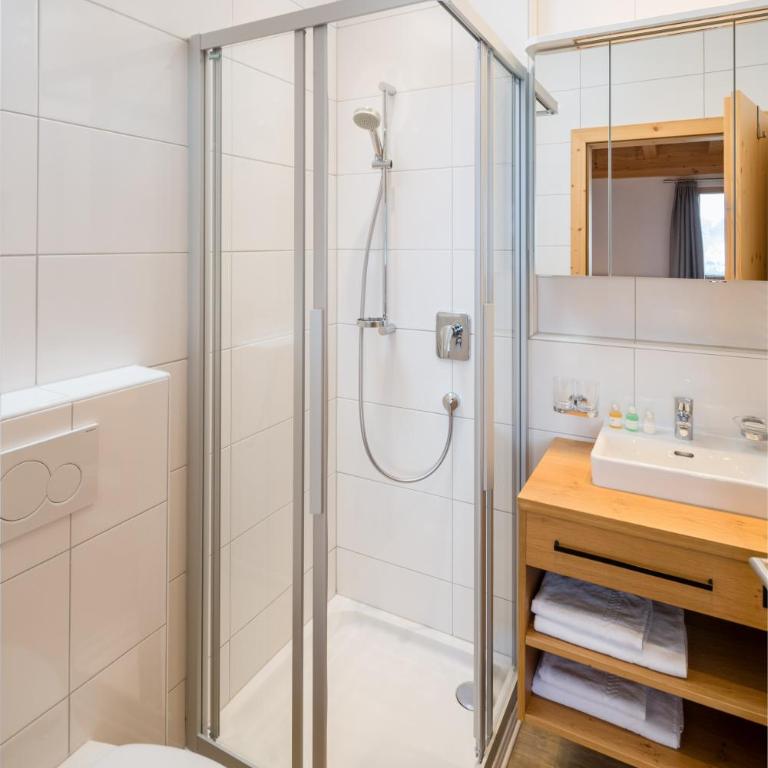 Hotel Regnum Zegg - Doppelzimmer mit Bergblick - 7