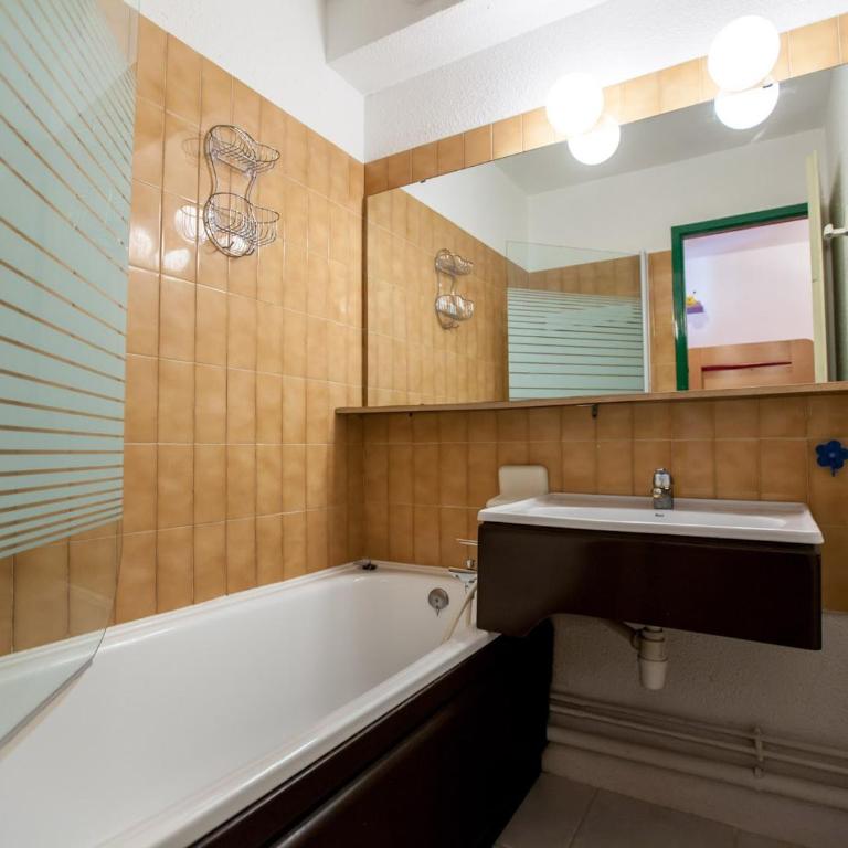 Studio Chamonix 20m², 4 pers, balcon, parking - FR-1-517-40 - Studio - 5