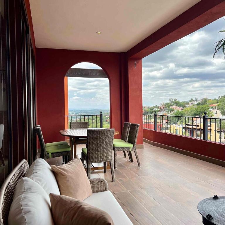 Elegant 3BR Condo 5 Star Amenities near Centro - Apartamento de 3 dormitorios con balcón - 24