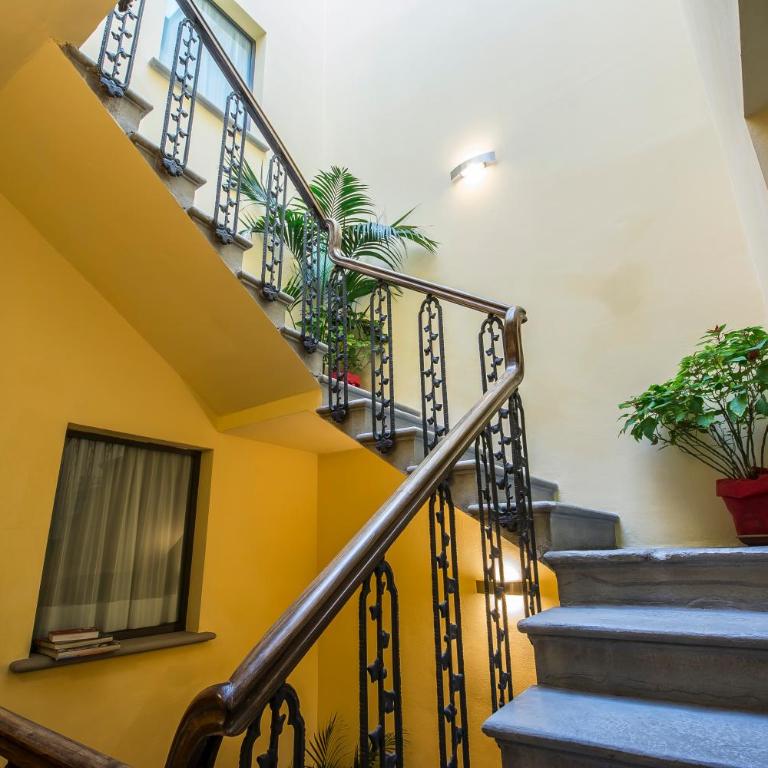 La Corte Del Re Suite & Rooms Arezzo - Junior Suite with City View - 12