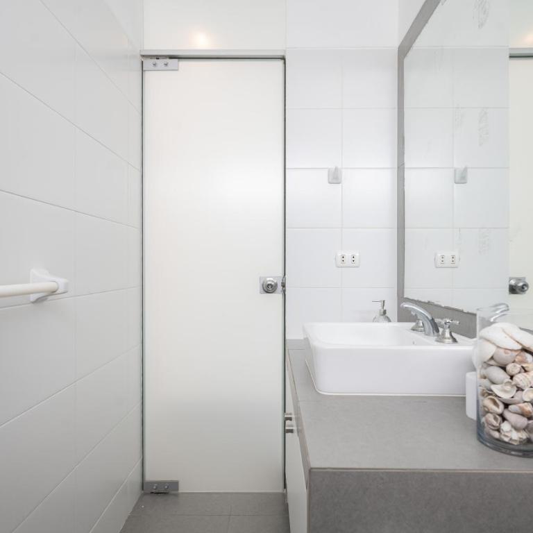 Sotavento Oceanfront Condos by Vibrant - Three-Bedroom Apartment with Sea View - 10