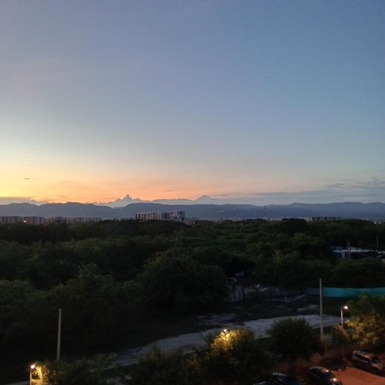 Estrene lindo y cómodo apartamento - Two-Bedroom Apartment with Balcony - 39