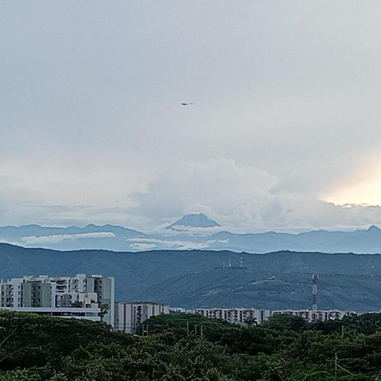 Estrene lindo y cómodo apartamento - Two-Bedroom Apartment with Balcony - 57