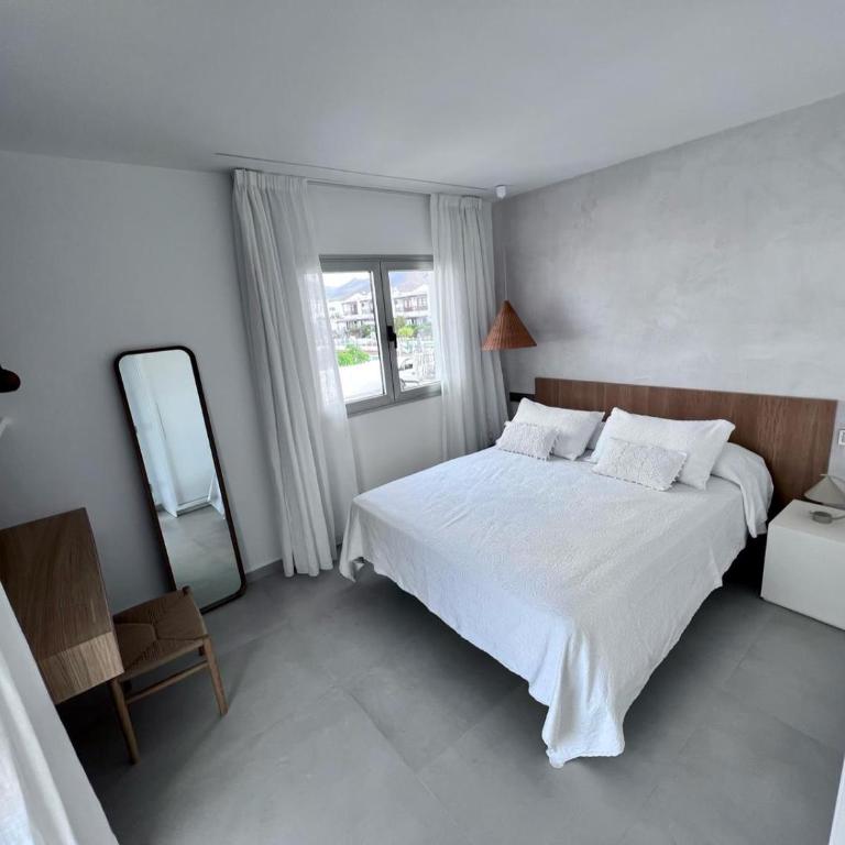 Vulcana Suite - Three-Bedroom Villa - 17