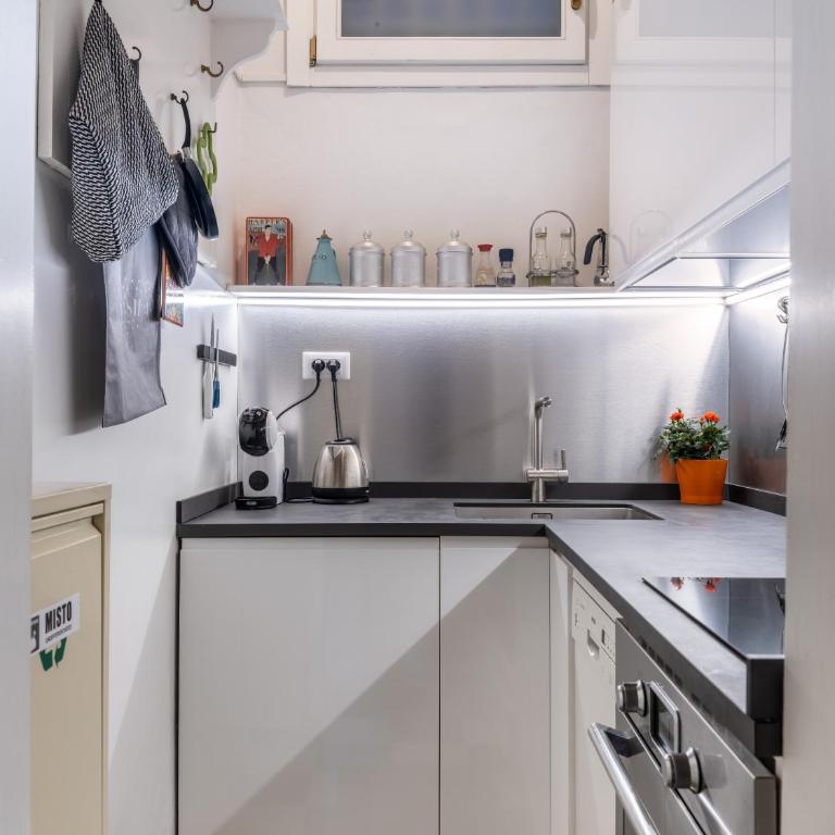 Santa Croce View Cool & Air Condizioned Private Entrance Apartment - Appartamento - 7