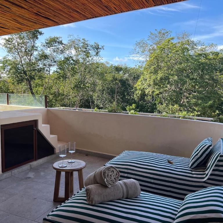 Charming boutique condo jungle views private pool - Apartamento de 1 dormitorio - 15