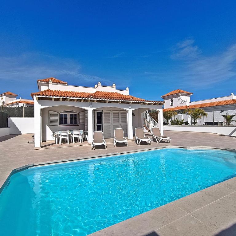 Vv Luna Golf - Three-Bedroom Villa - 2