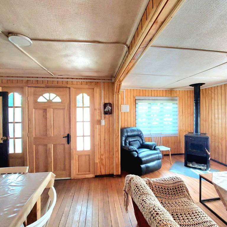 El puesto - Three-Bedroom House - 1