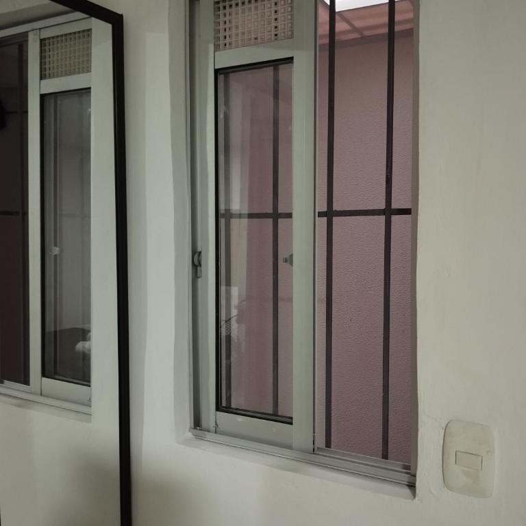 Cómodo cerca al Arboleda, Circunvalar, escritorio - One-Bedroom Apartment - 7