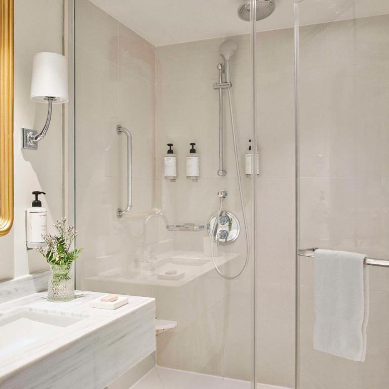 Hôtel du Louvre, in The Unbound Collection by Hyatt - King Room with View - 2
