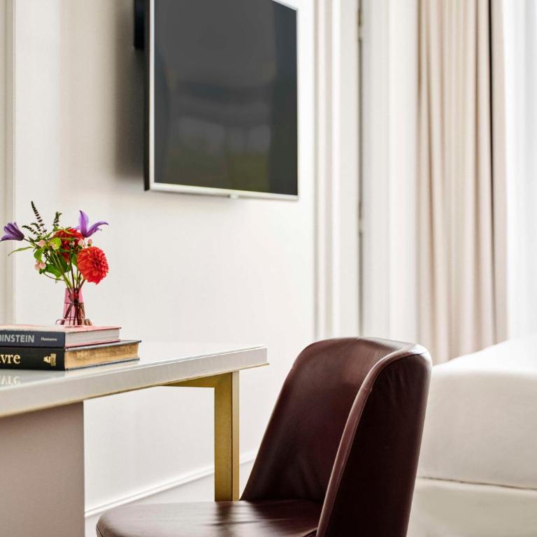 Hôtel du Louvre, in The Unbound Collection by Hyatt - King Room with View - 3