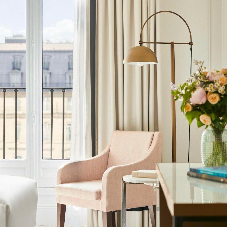 Hôtel du Louvre, in The Unbound Collection by Hyatt - Deluxe Twin Room with View - 3