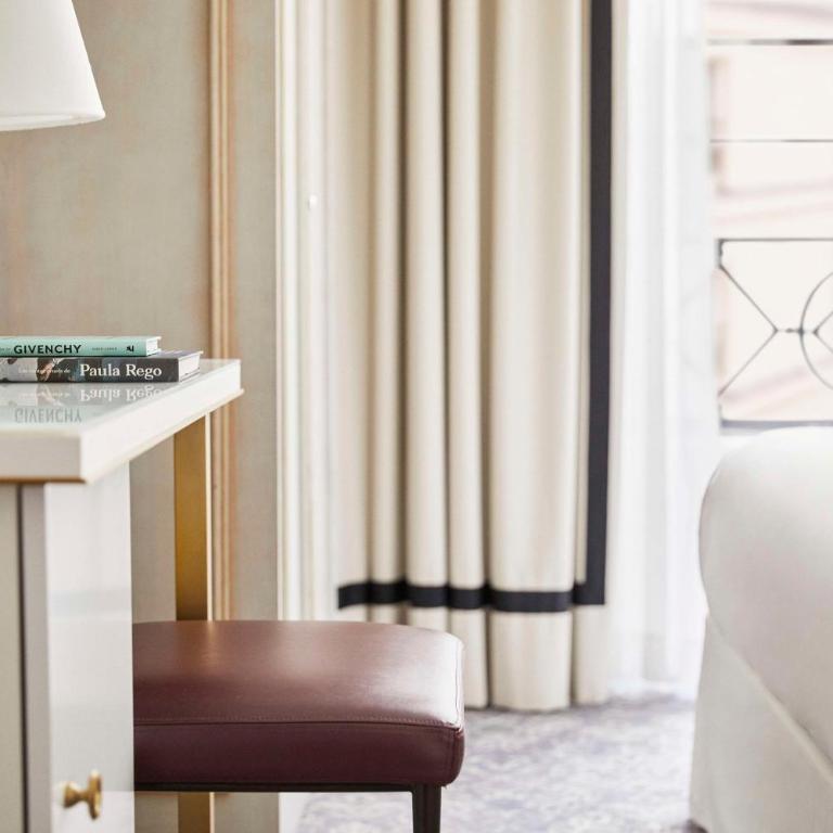 Hôtel du Louvre, in The Unbound Collection by Hyatt - Queen Room with View - 5