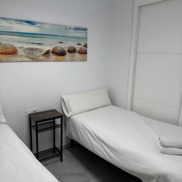 Spacious Top-Floor Apartment - Two-Bedroom Apartment - 5