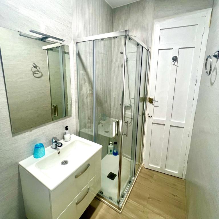 Apartamento EL LUCERO - Two-Bedroom Apartment - 10