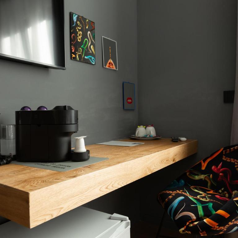 Aron Only Suites Bed and Breakfast - Camera Matrimoniale con Balcone - 1
