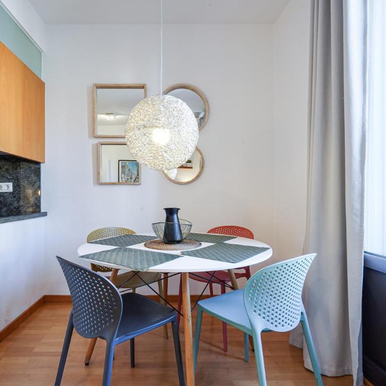 Gran Via City Center Apartment - Apartment with Balcony - 3