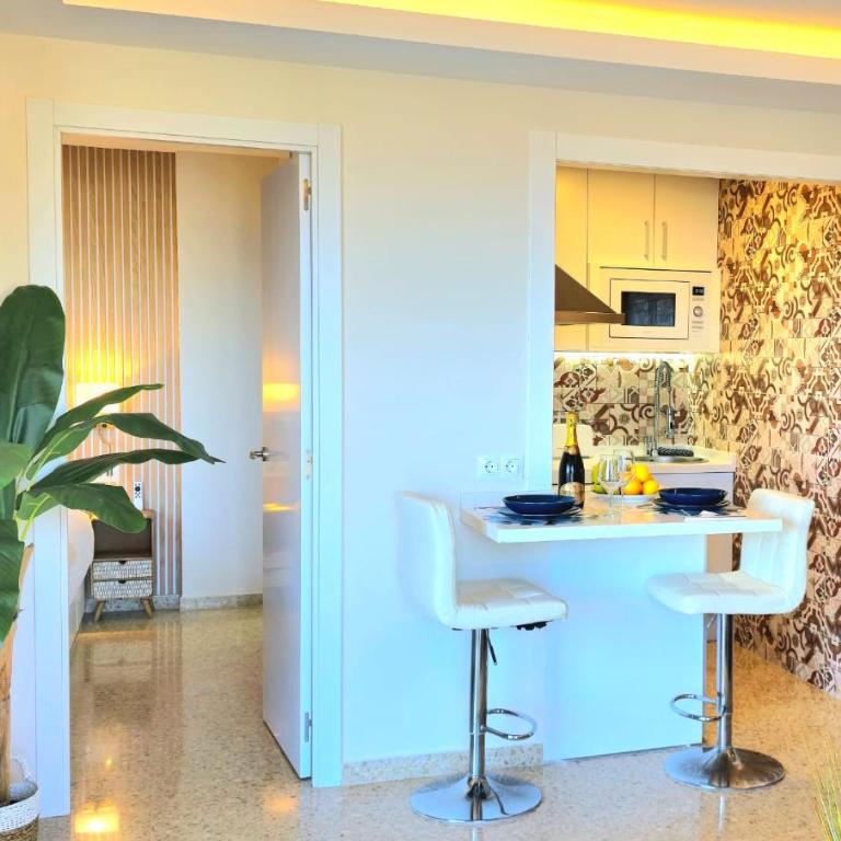 Seaview Retreat Torremolinos City Center, with pool and amazing views BY NAMASTE ELITE - Apartamento de 1 dormitorio - 34