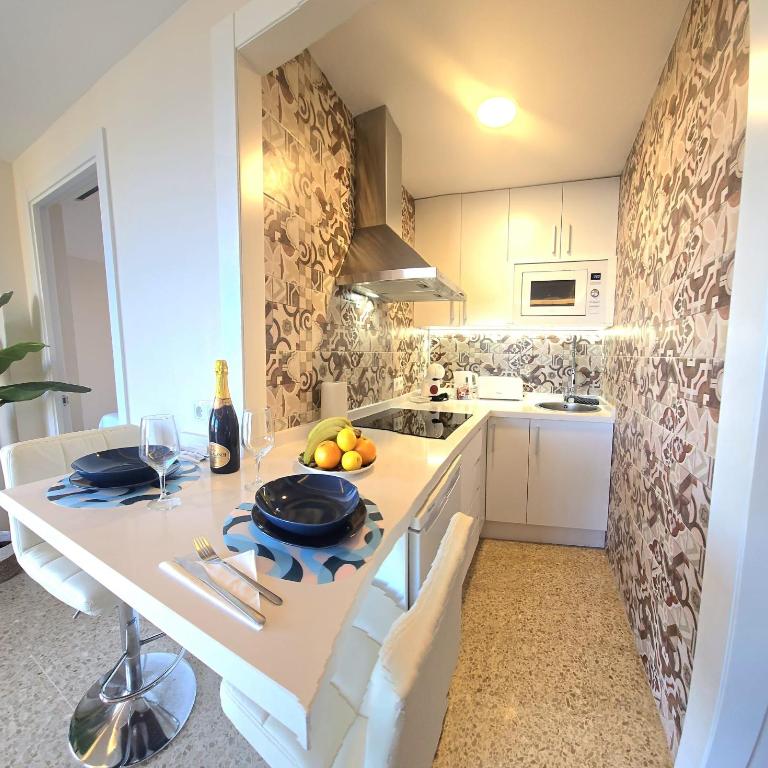 Seaview Retreat Torremolinos City Center, with pool and amazing views BY NAMASTE ELITE - Apartamento de 1 dormitorio - 47